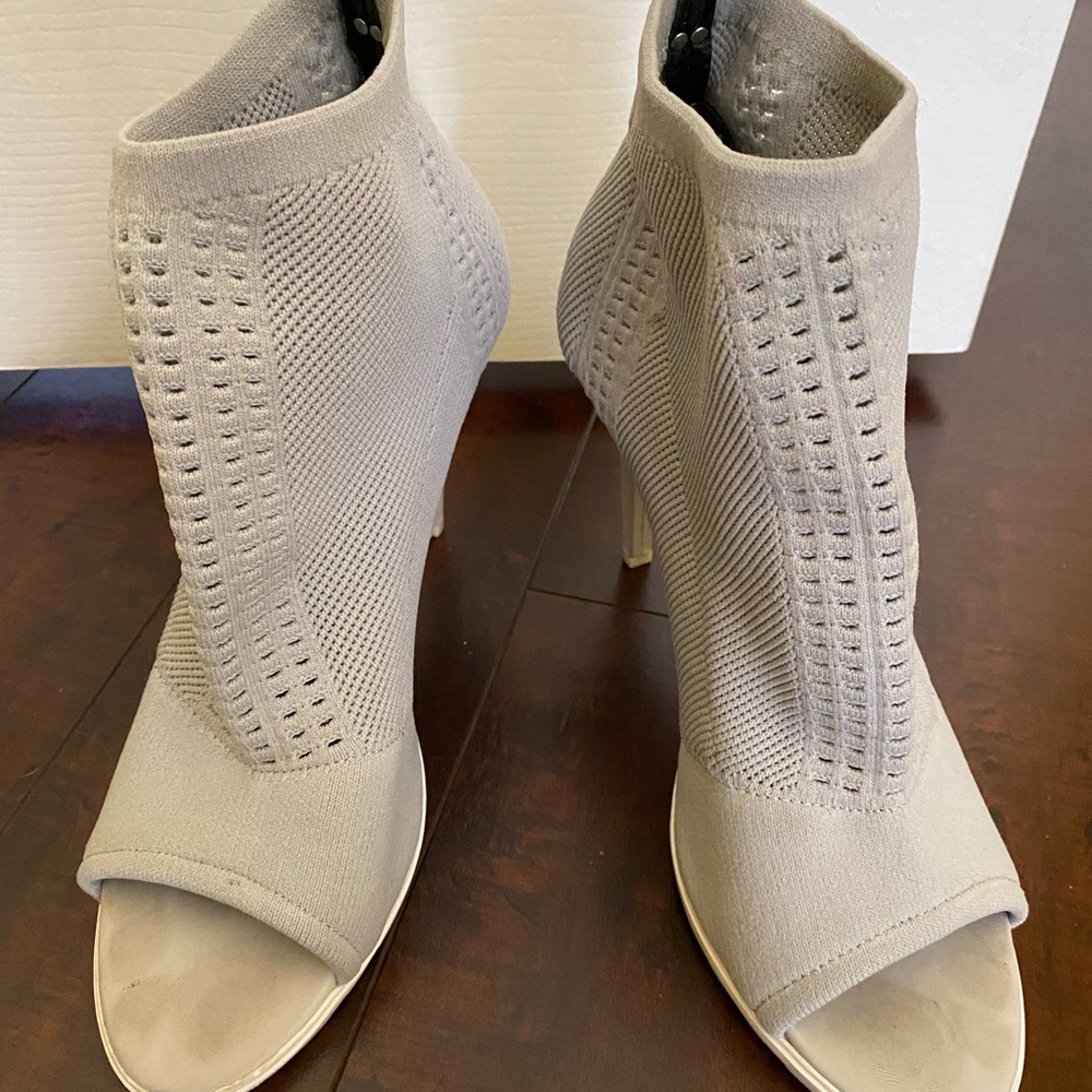 Pre-owned Calvin Klein Malai Stretch Peep Toe Grey Stretch Booties 11M